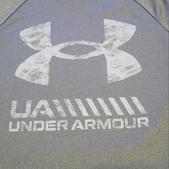 Under Armour UA Performance T-shirt Mens Small Loose Fit Gray Flad Logo - Picture 2 of 5